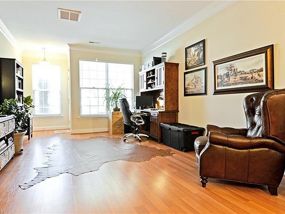 3rd image of 206 Lady Slipper Ln