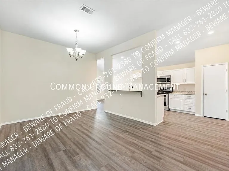1118 Grace Dr — Photo 5