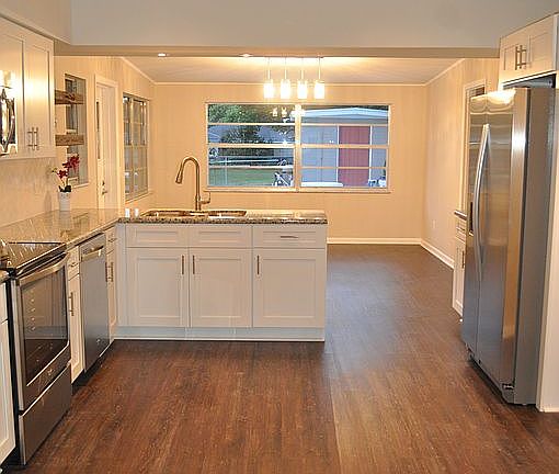 5th image of 55 Dahlia Dr