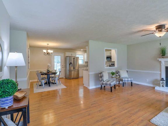 5th image of 2548 Angelyn Dr