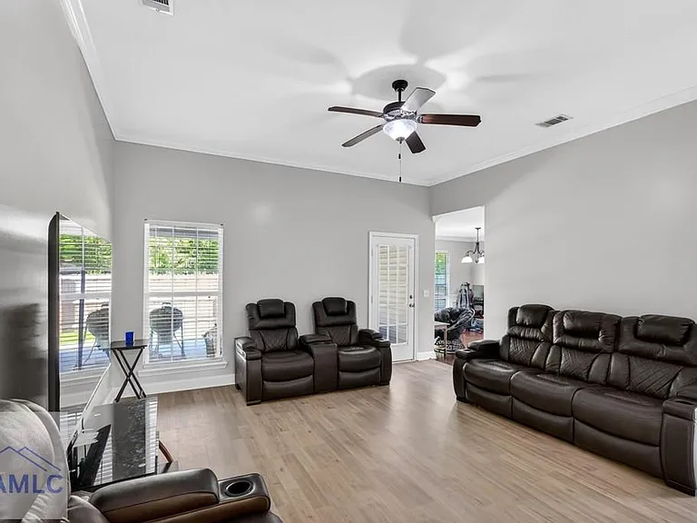 182 Grandview Dr — Photo 17