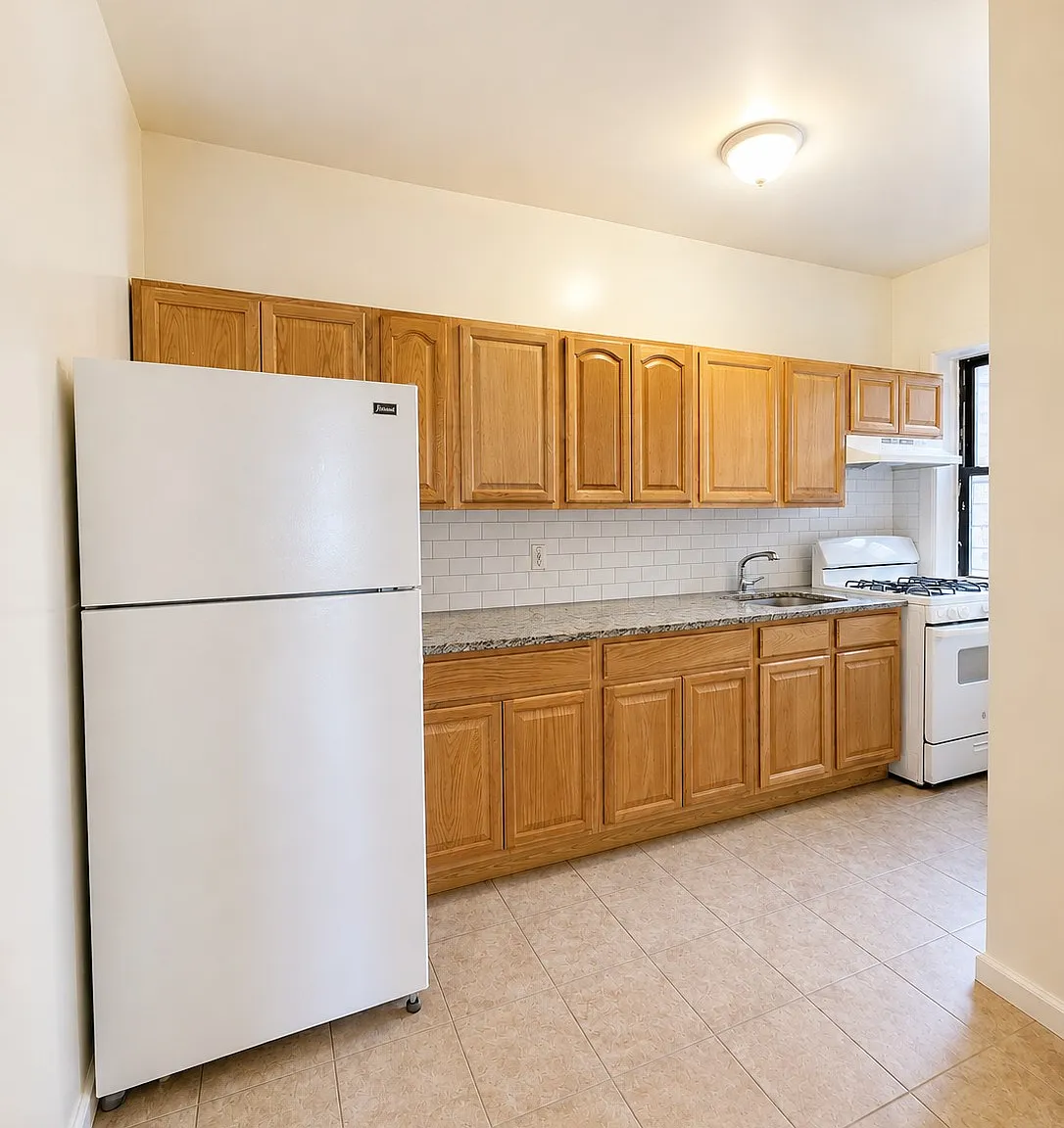 4 bed, 1250 sqft, $3,500 — Photo 3