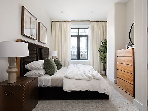 5th image of 435 W 19th St APT 5C