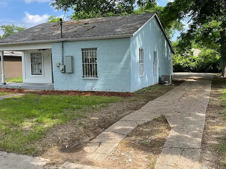 2718 Exline St — Photo 10