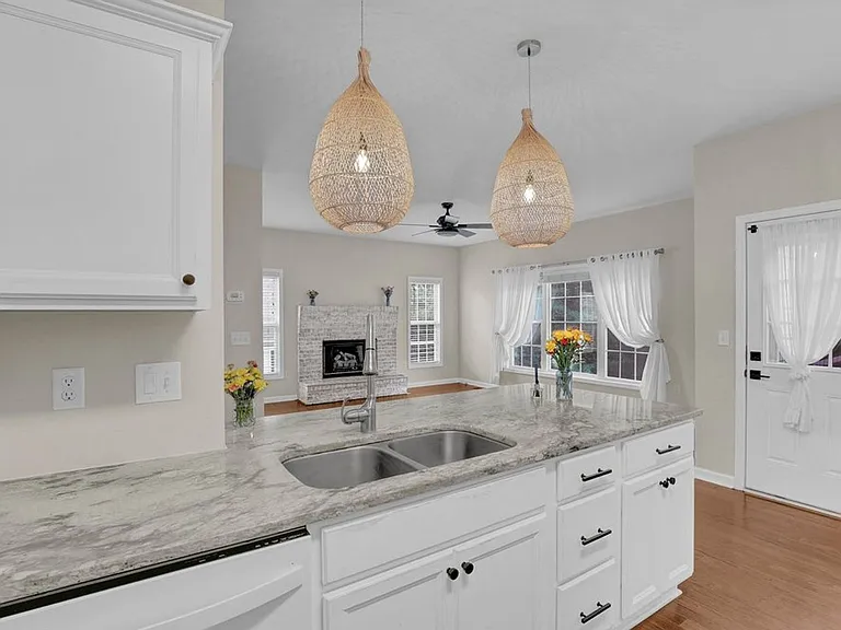 1010 Meridian Dr — Photo 14