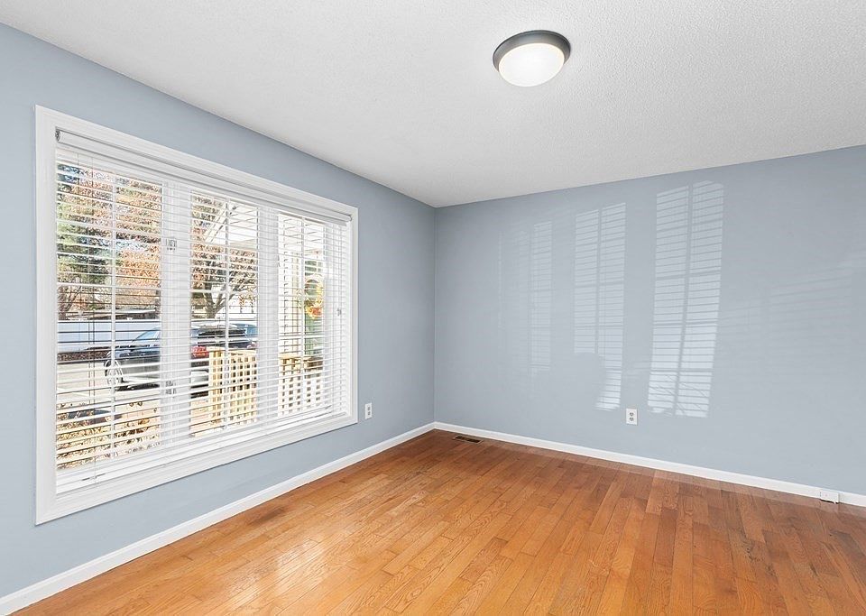 3 Strathmore Shire Dr E, Uxbridge, MA 01569 Zillow