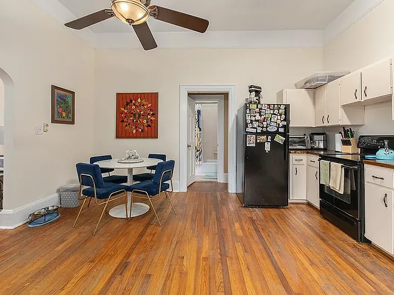 240 SW 3rd St #A — Photo 12