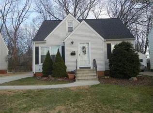 106 Southwick Dr, Bedford, OH 44146