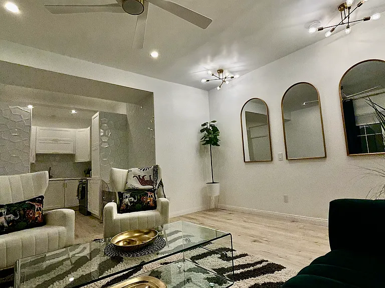 Woodside Ct — Photo 3