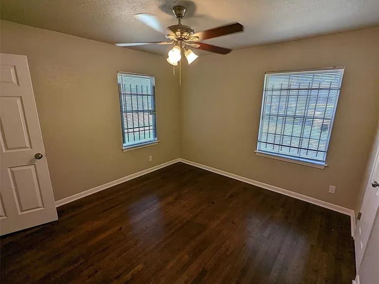 5622 Elmlawn Dr — Photo 9