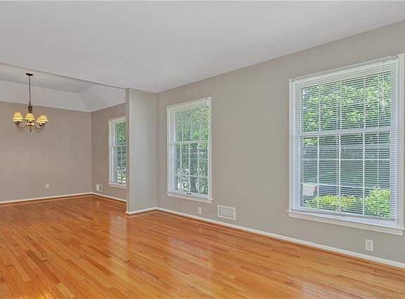 5th image of 9910 Bluejacket Dr