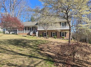 6316 Gainsborough Dr, Raleigh, NC 27612