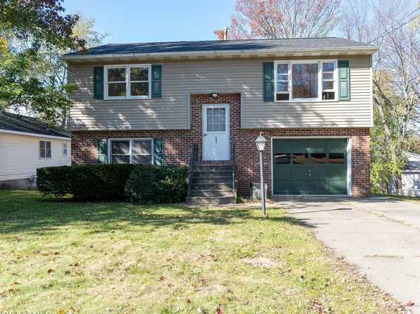 141 Clement Avenue, Schenectady, NY 12304