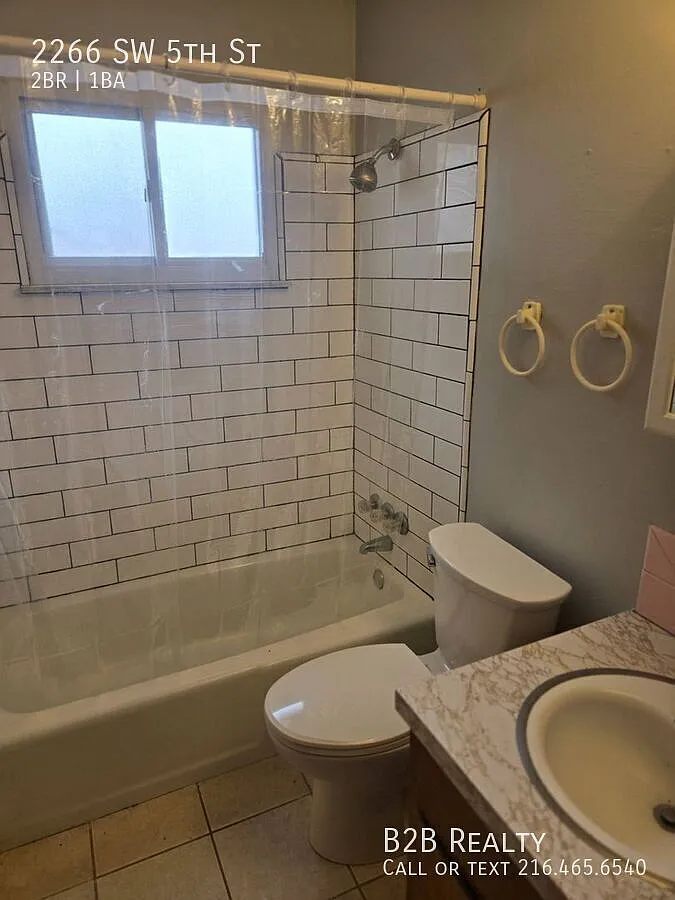 Charming 2-Bedroom Property in Prime Location — Photo 2