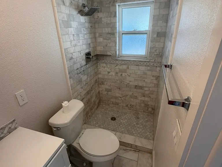 2215 W Vina Del Mar Blvd — Photo 12