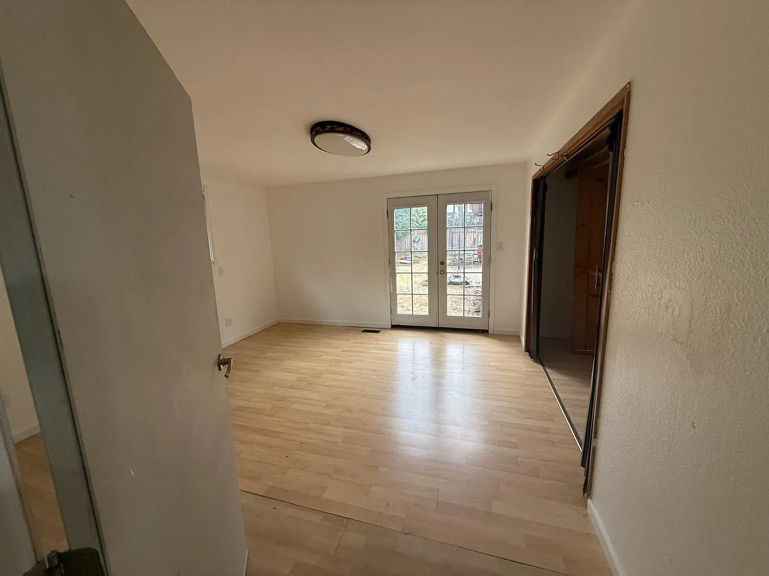 4 bed, 2190 sqft, $3,750 — Photo 2