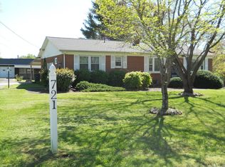 721 Crosslin St, Sparta, TN 38583
