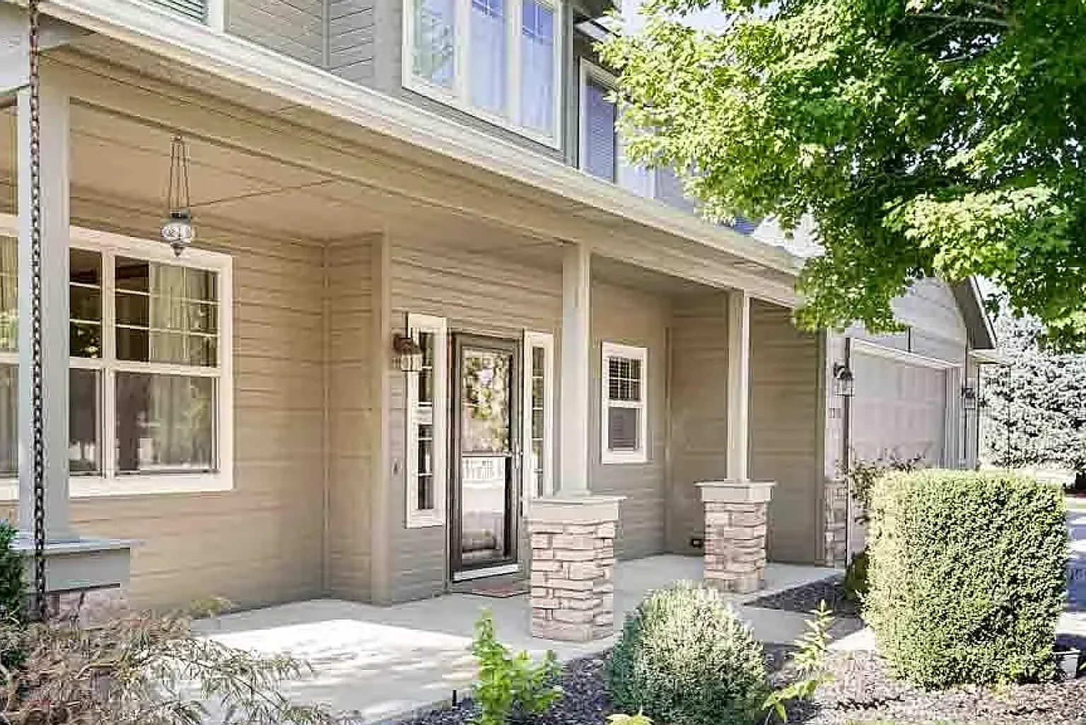 Beautiful 4-Bedroom Home in Meridian's Bridge Tower Subdivision — Photo 3