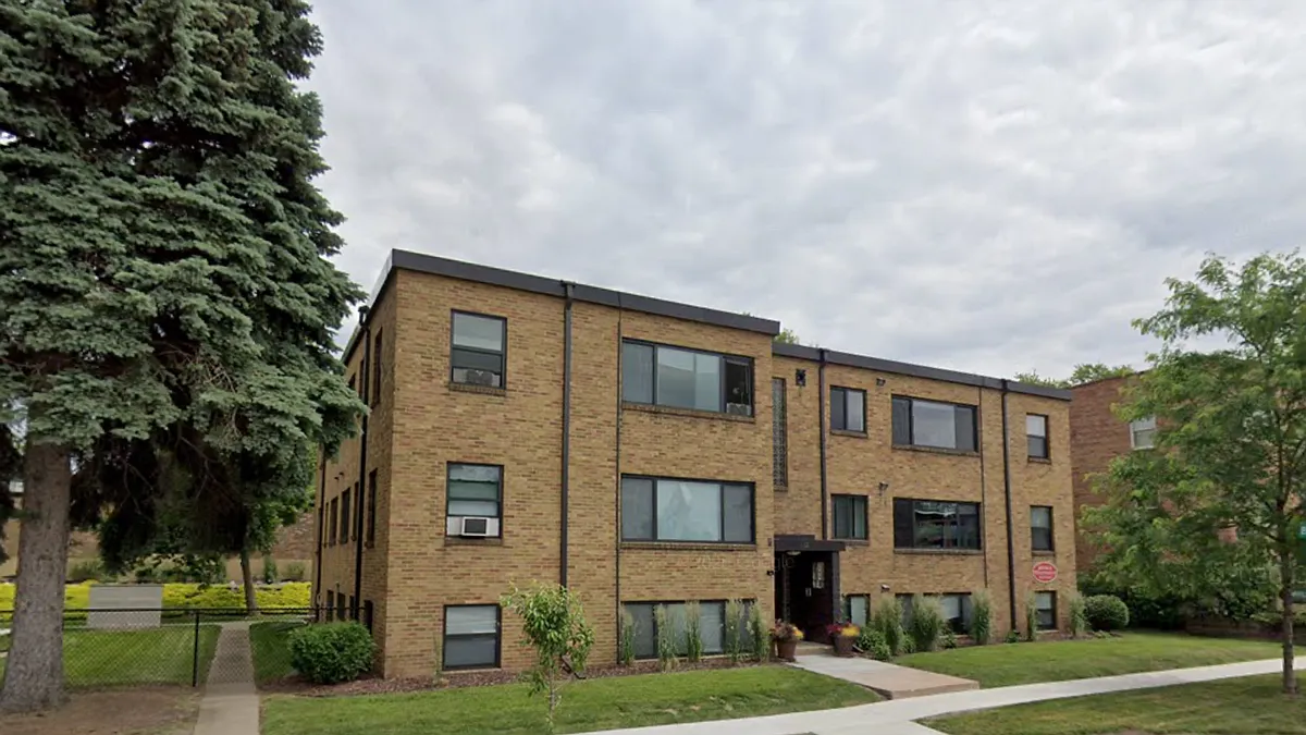 Building Photo - 622-632 Snelling Ave South