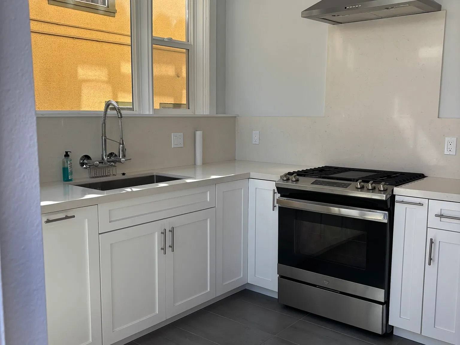 Studio, 523 sqft, $2,200 — Photo 4