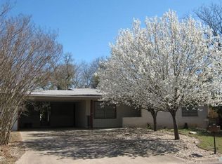 1120 Warbler Dr, Kerrville, TX 78028