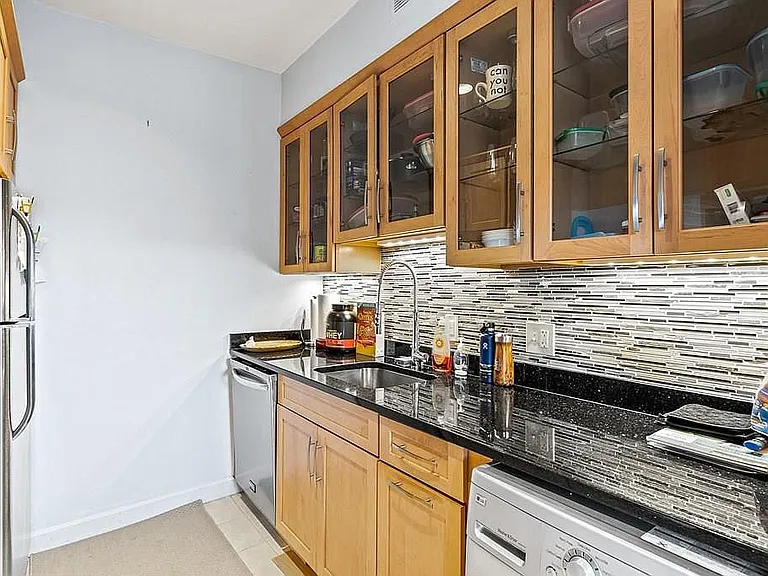 325 Columbus Ave #8 — Photo 9