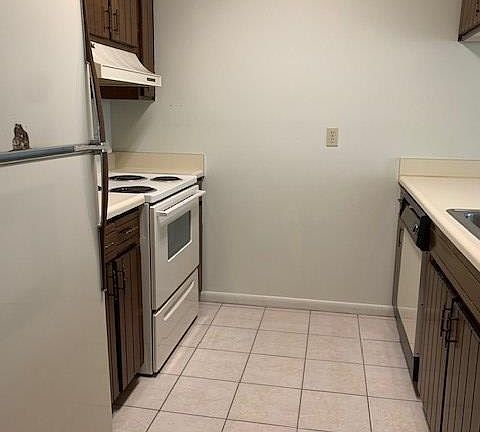 3rd image of 5 Wooddale Dr