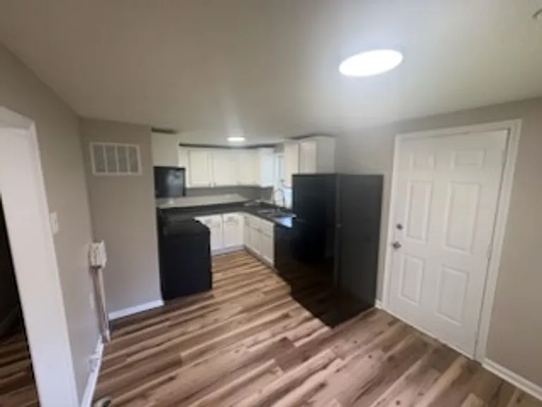 203 S Whitmer St — Photo 4