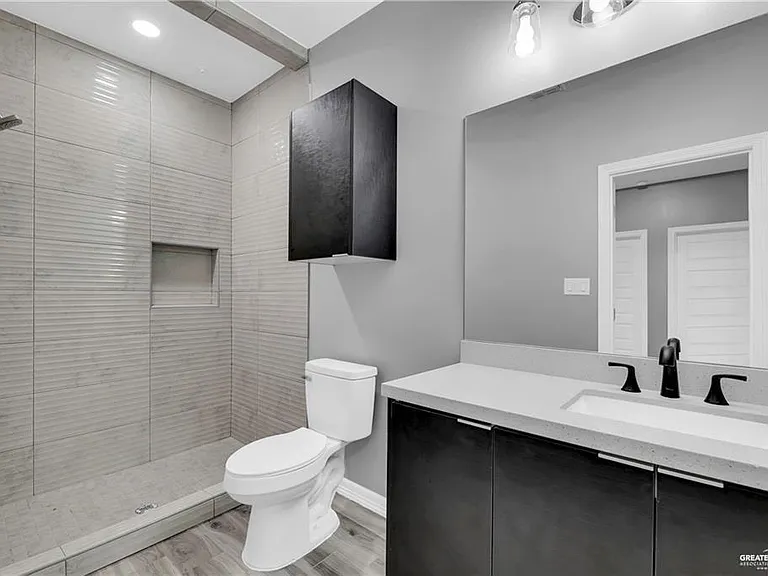 5605 Puffin Ave #4 — Photo 6