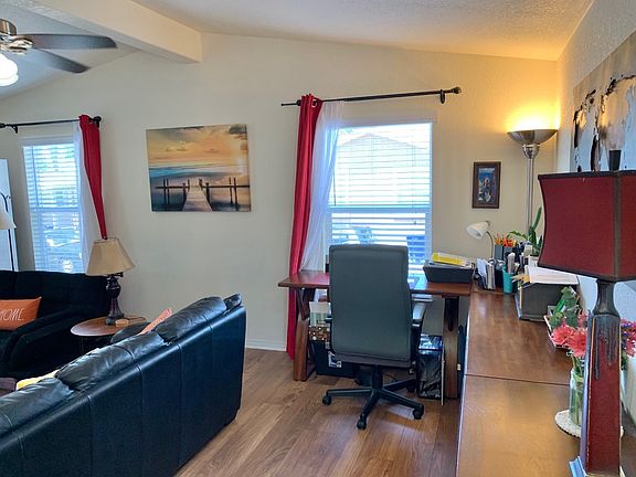 4th image of 13961 Magnolia Ave