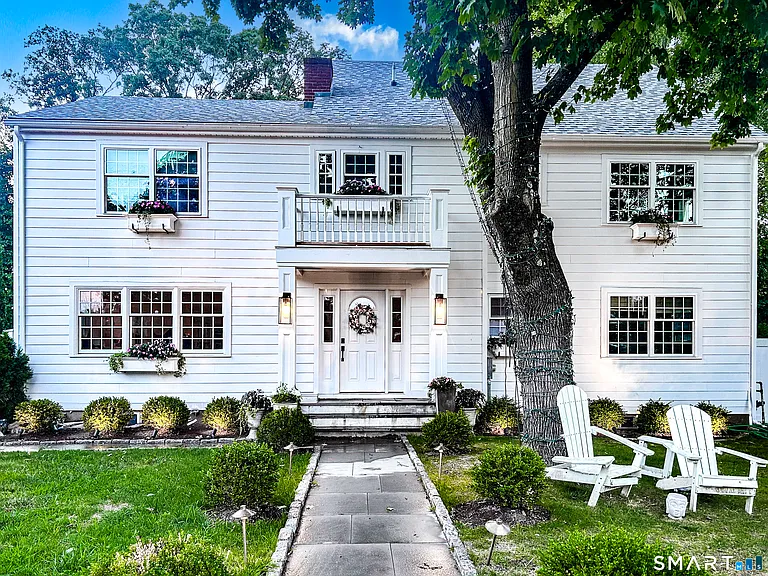 28 Oak St — Photo 1