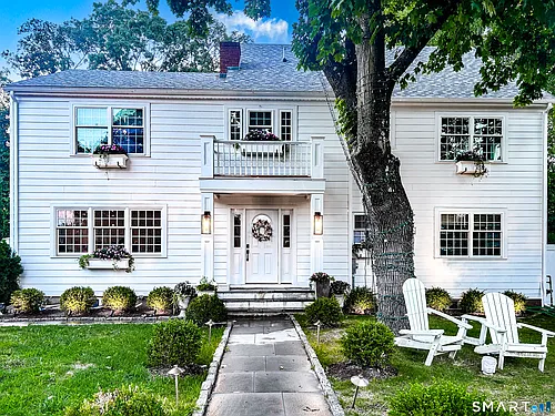28 Oak St Photo 1