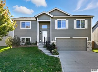 8517 Craig Ave, Omaha, NE 68122