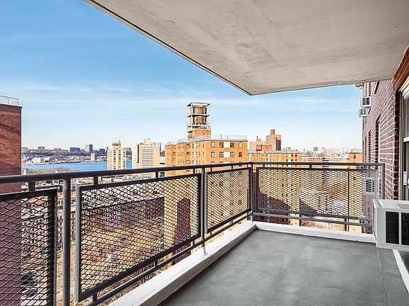 4th image of 90 La Salle St APT 19A