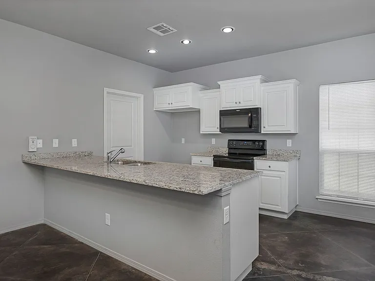 5004 Hawken St — Photo 9