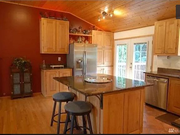 2nd image of 8605 NE 139th St