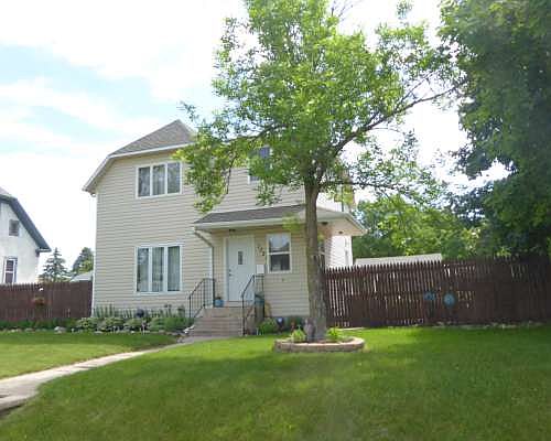 1521 3rd Avenue, Windom, Mn 56101