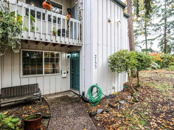 2133 Hawkins Ln #2133, Eugene, OR 97405