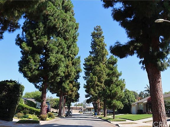 Walking distance to Stephen Foster Elementary School