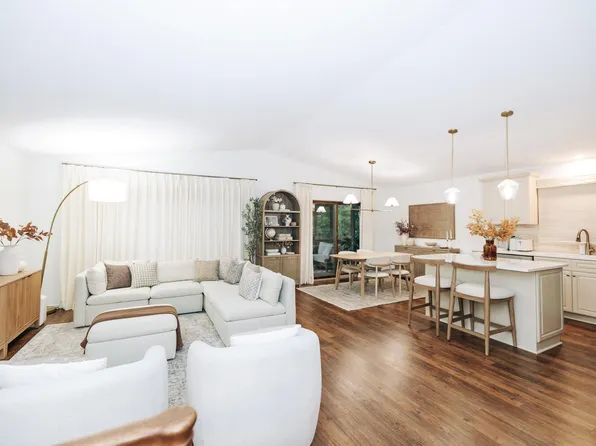 5216 W 111th St, Bloomington, MN 55437