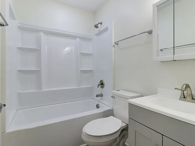 1915 Cherokee St — Photo 13
