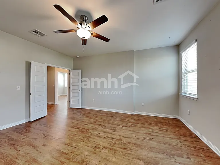 8113 Turnberry Ln — Photo 7