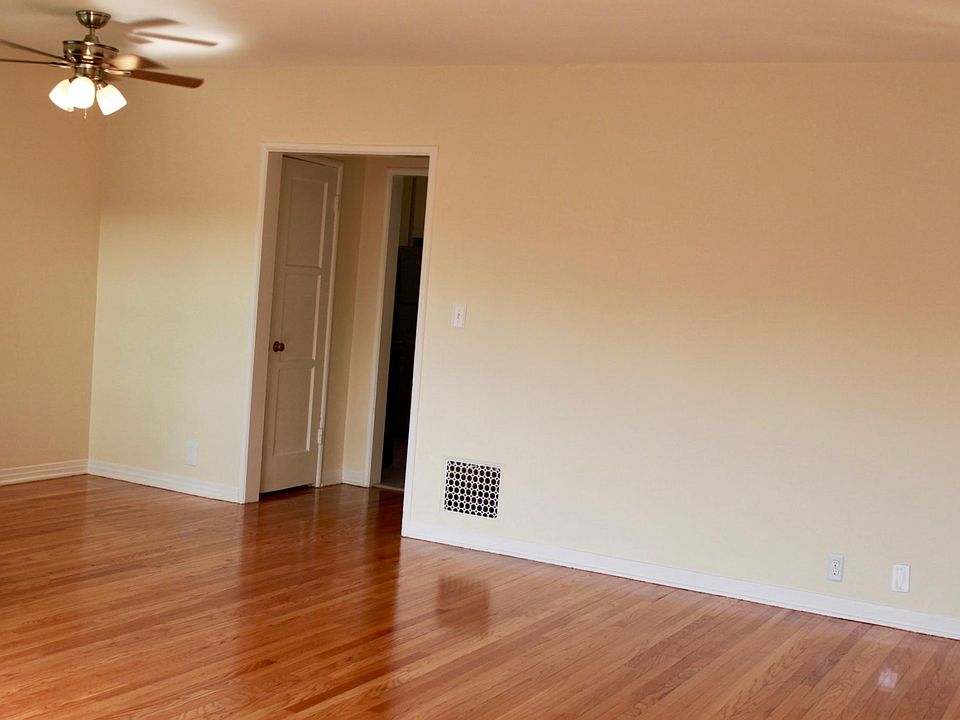 1st image of 2683 Waverly Dr