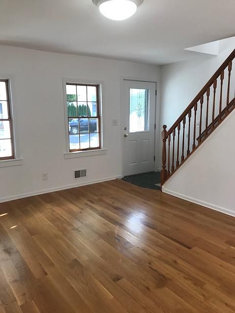 2nd image of 34 Lafayette St