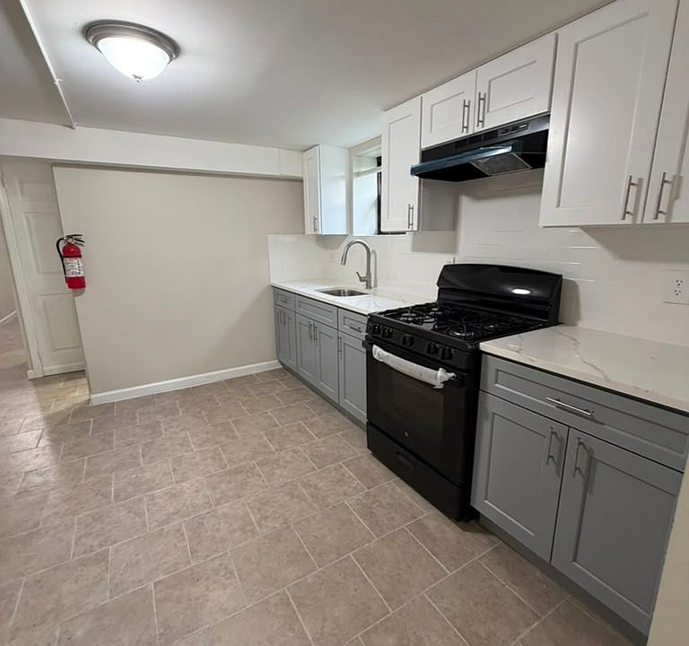 1st image of 179 Ellis Ave Floor 1