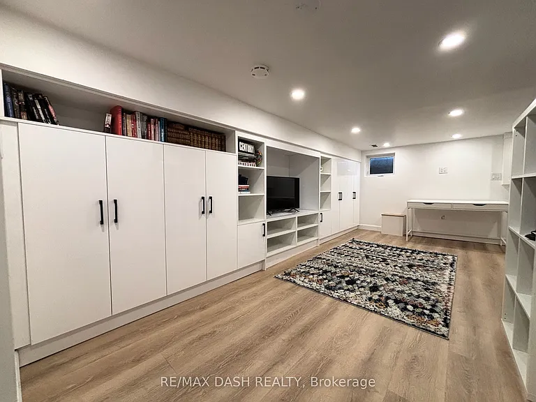 3312 Bathurst St — Photo 17