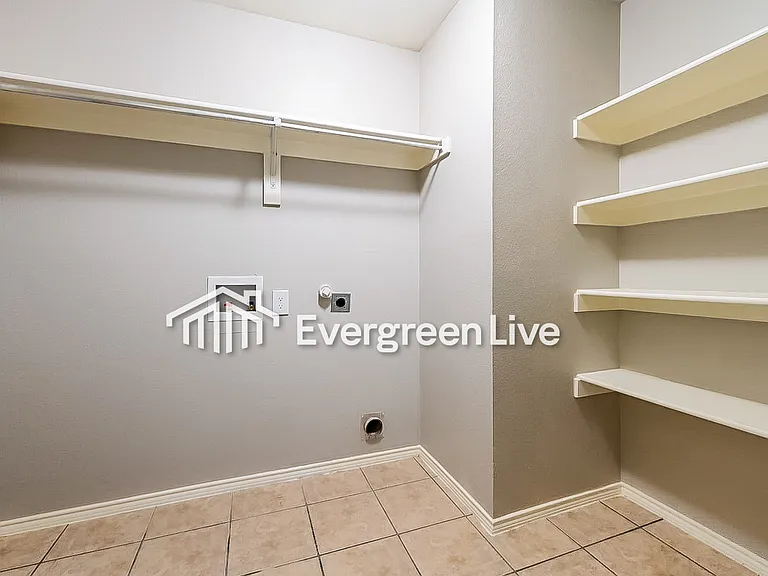 6624 Jollyn Ct — Photo 11