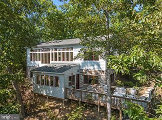 214 Hoods Point Rd, Basye, VA 22810