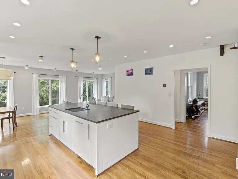 3901 Woodbine St — Photo 13