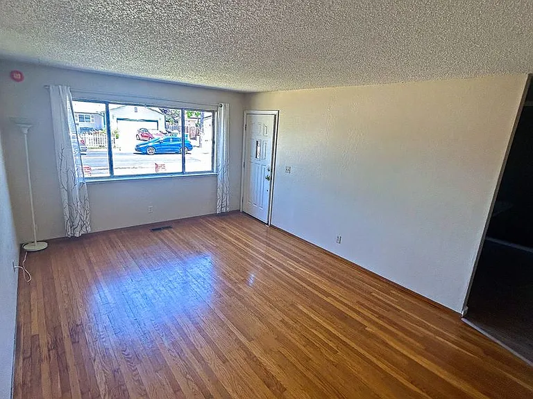 790 Welburn Ave — Photo 2